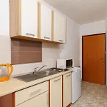 Apartamento In 39180 Crikvenica