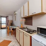 Apartamento In 39180 Crikvenica