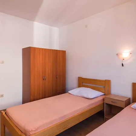 Apartamento In 39180 Crikvenica